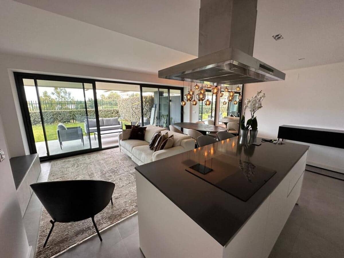 2 soverom Leilighet til leie i Estepona med svømmebasseng garasje - € 2 800 (Ref: 7883631)