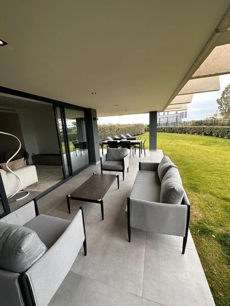 2 soverom Leilighet til leie i Estepona med svømmebasseng garasje - € 2 800 (Ref: 7883631)