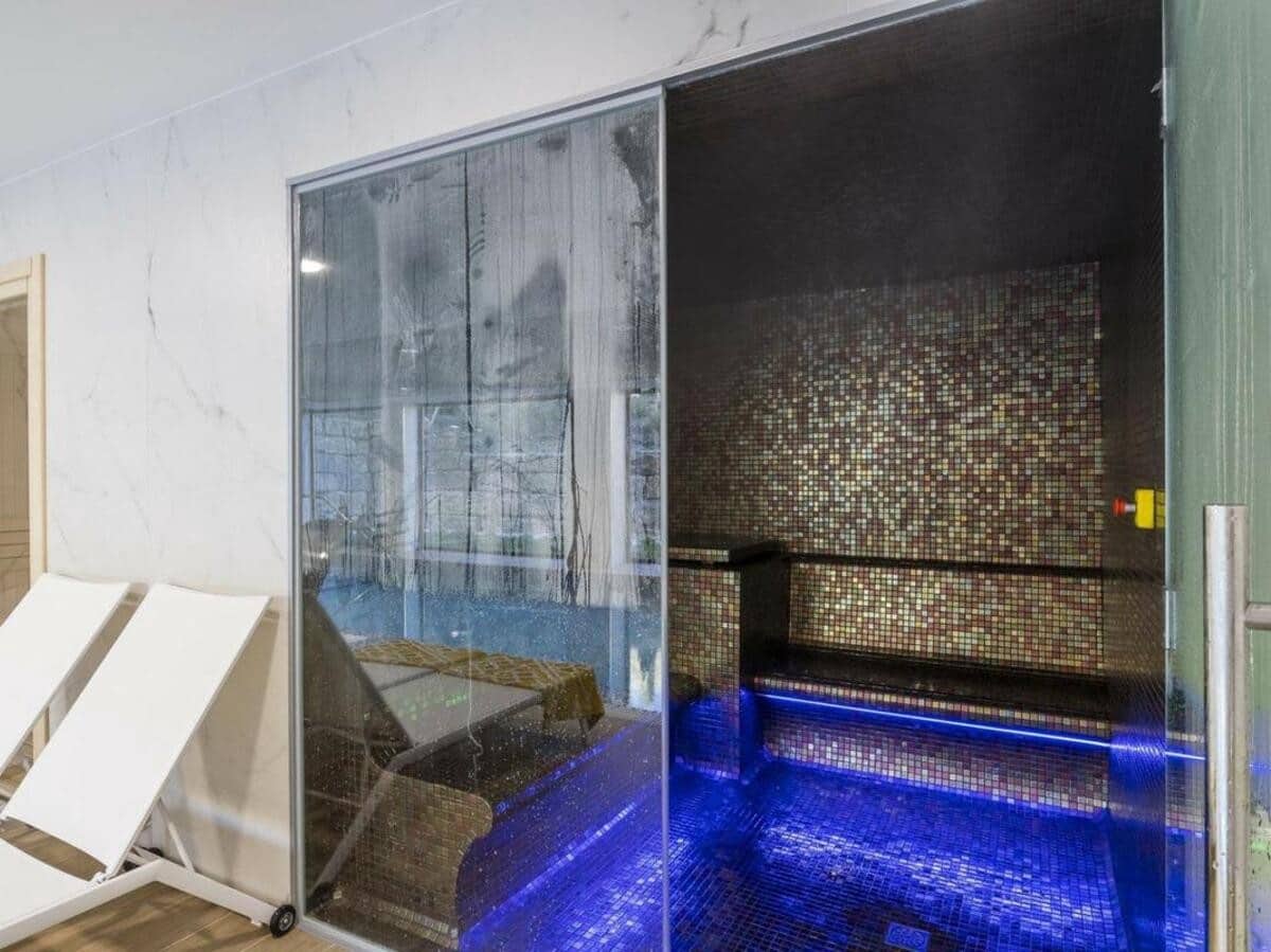 2 soverom Leilighet til leie i Estepona med svømmebasseng garasje - € 2 800 (Ref: 7883631)