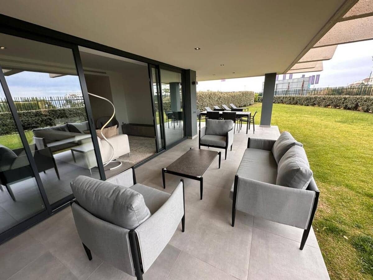 2 soverom Leilighet til leie i Estepona med svømmebasseng garasje - € 2 800 (Ref: 7883631)