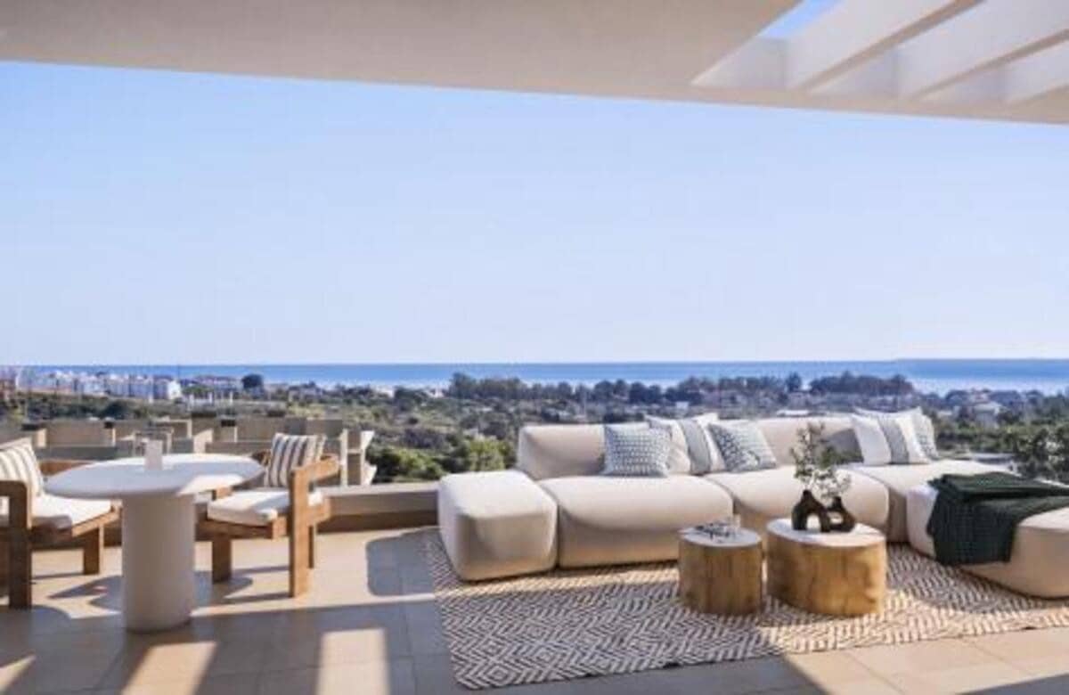 Apartamento de 3 habitaciones en Estepona en venta con piscina garaje - 382.000 € (Ref: 7894487)