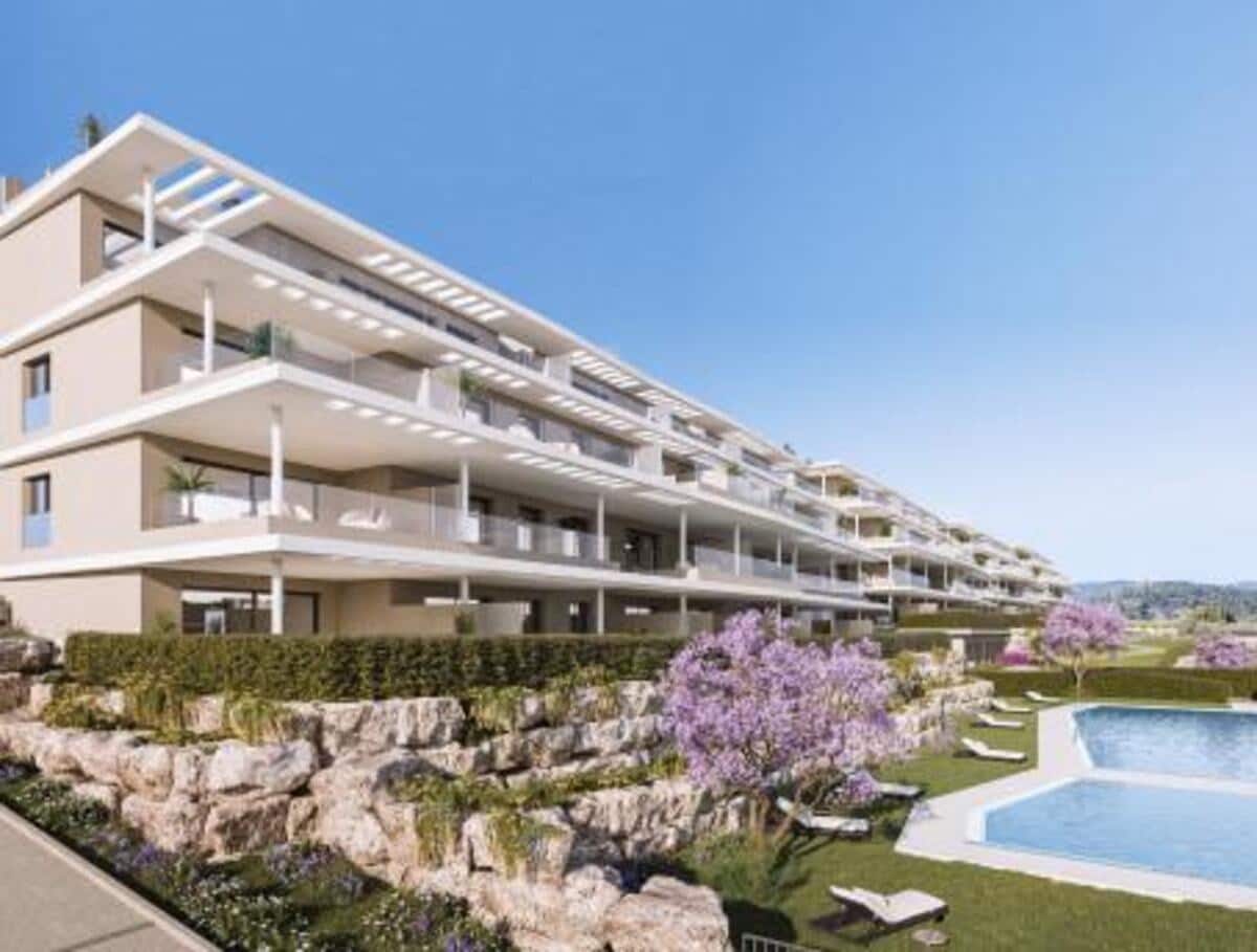Apartamento de 3 habitaciones en Estepona en venta con piscina garaje - 382.000 € (Ref: 7894487)