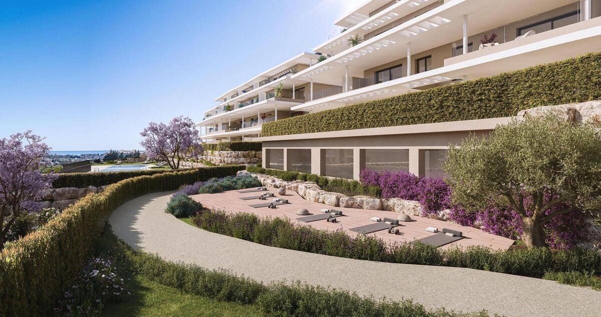 Apartamento de 3 habitaciones en Estepona en venta con piscina garaje - 382.000 € (Ref: 7894487)