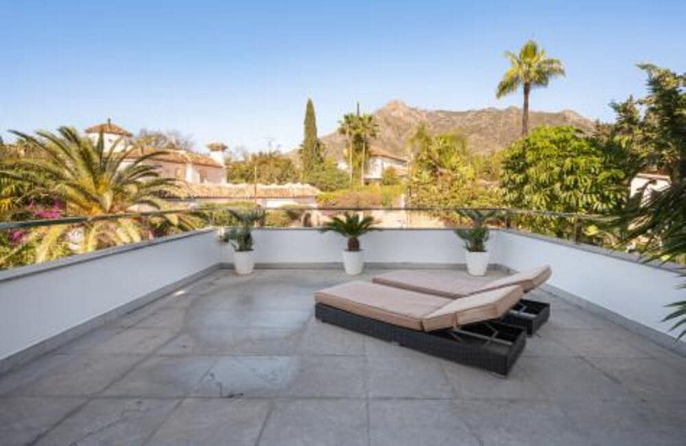 4 soverom Villa til salgs i Marbella med svømmebasseng garasje - € 2 590 000 (Ref: 7898332)