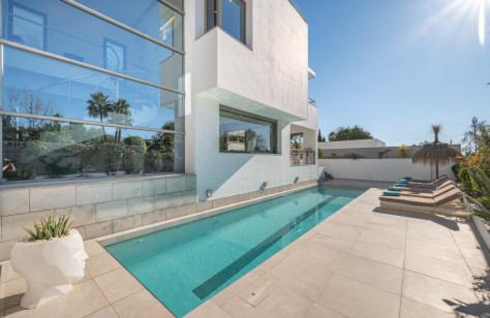 4 soverom Villa til salgs i Marbella med svømmebasseng garasje - € 2 590 000 (Ref: 7898332)