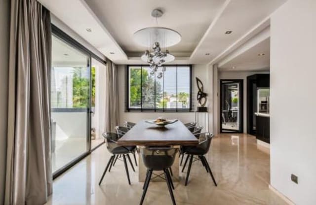 5 soverom Villa til salgs i Lomas De Marbella, Marbella med svømmebasseng garasje - € 4 150 000 (Ref: 7898333)