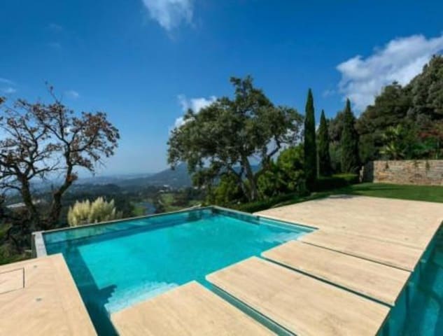Chalet de 9 habitaciones en La Zagaleta, Benahavís en venta con piscina garaje - 14.750.000 € (Ref: 7934318)