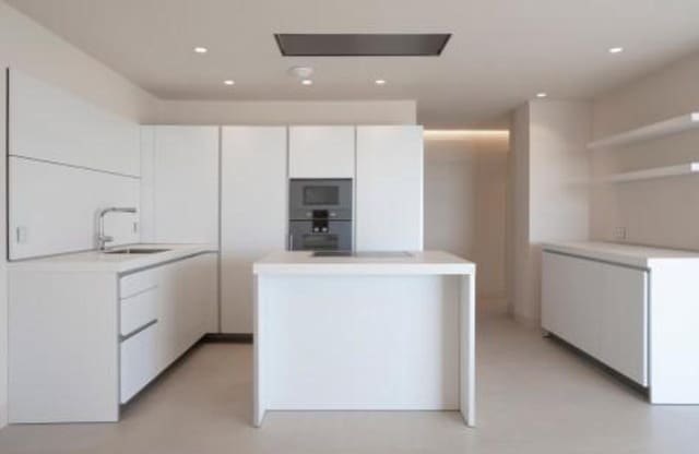 3 soveværelse Lejlighed til salg i El Velerín, Estepona med swimmingpool garage - € 1.395.000 (Ref: 7934321)