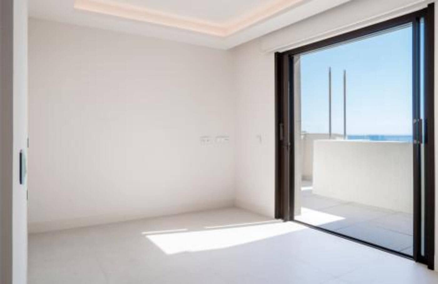 3 soveværelse Lejlighed til salg i Estepona med swimmingpool garage - € 1.395.000 (Ref: 7934321)