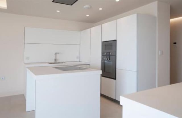 3 soveværelse Lejlighed til salg i El Velerín, Estepona med swimmingpool garage - € 1.395.000 (Ref: 7934321)