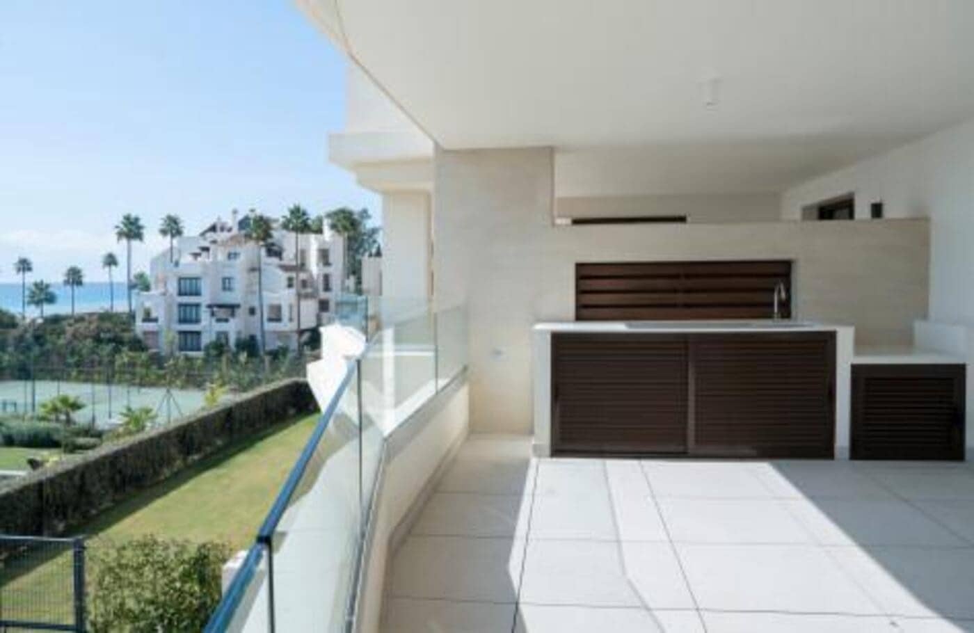 3 soveværelse Lejlighed til salg i Estepona med swimmingpool garage - € 1.395.000 (Ref: 7934321)
