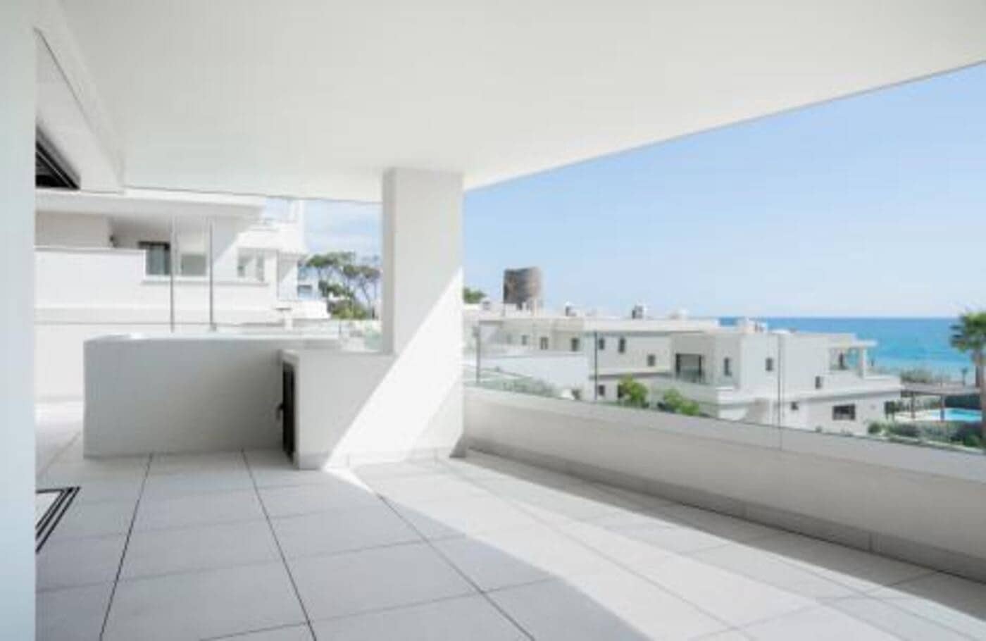 3 soveværelse Lejlighed til salg i Estepona med swimmingpool garage - € 1.395.000 (Ref: 7934321)