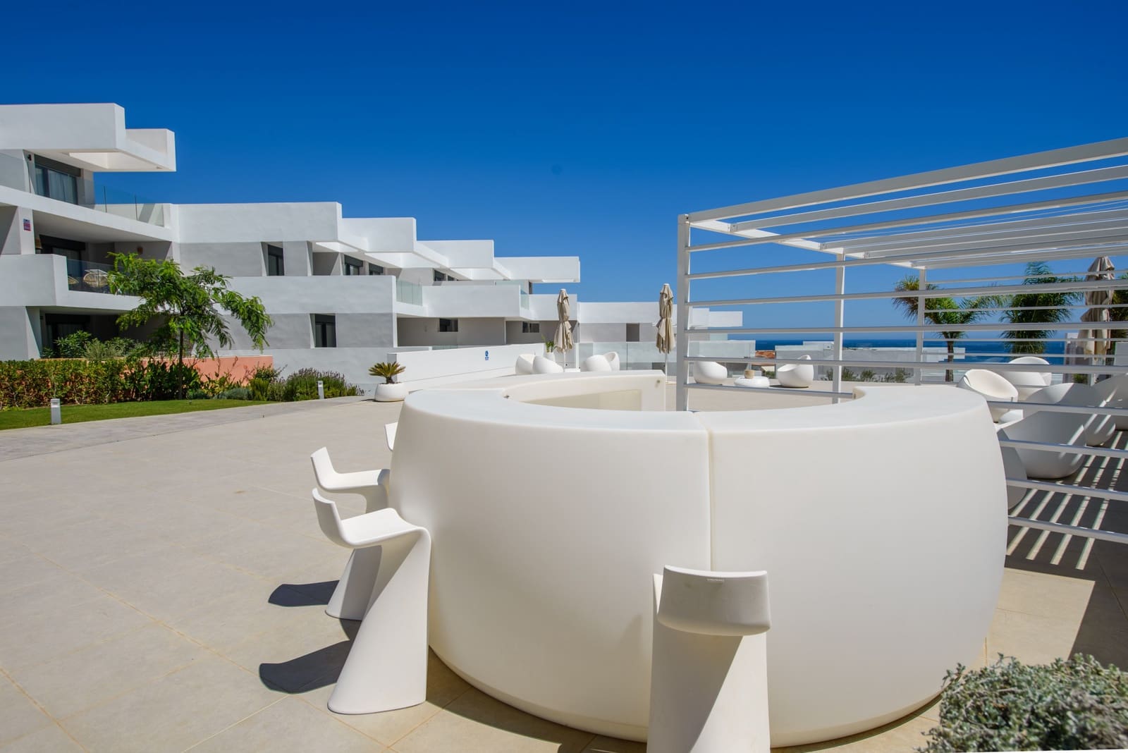 2 bedroom Apartment for sale in Manilva with pool garage - € 399,900 (Ref: 7965342)