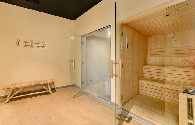 2 sypialnia Apartament na sprzedaż w Alcorrín, Manilva z basenem garażem - 399 900 € (Ref: 7965342)