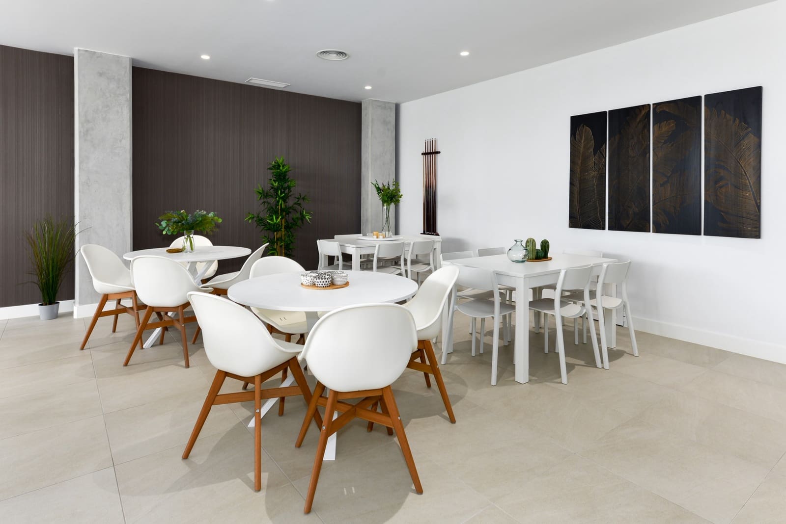 2 bedroom Apartment for sale in Manilva with pool garage - € 399,900 (Ref: 7965342)