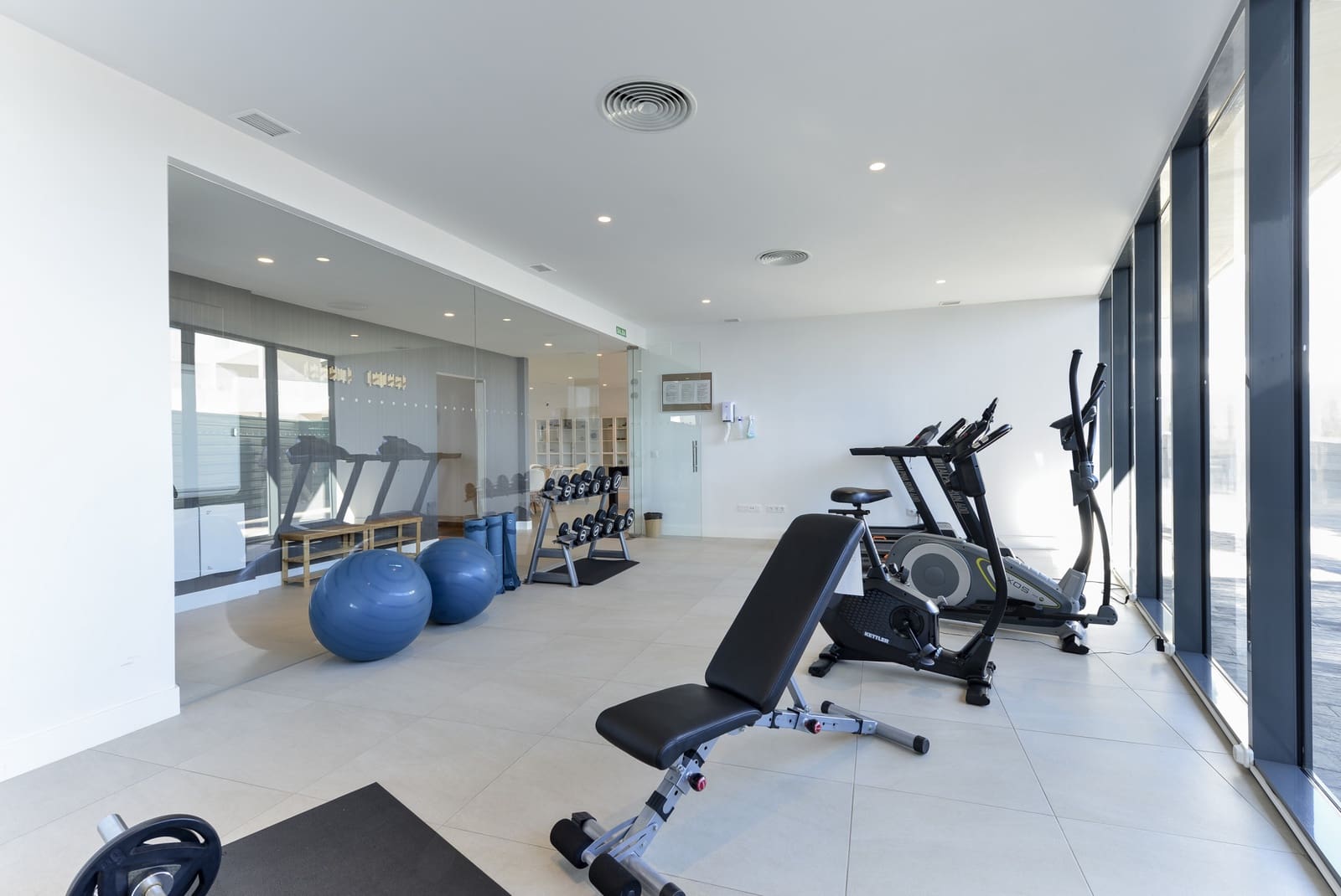 2 bedroom Apartment for sale in Manilva with pool garage - € 399,900 (Ref: 7965342)