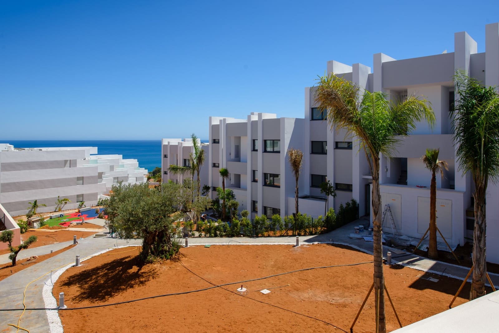 2 bedroom Apartment for sale in Manilva with pool garage - € 399,900 (Ref: 7965342)