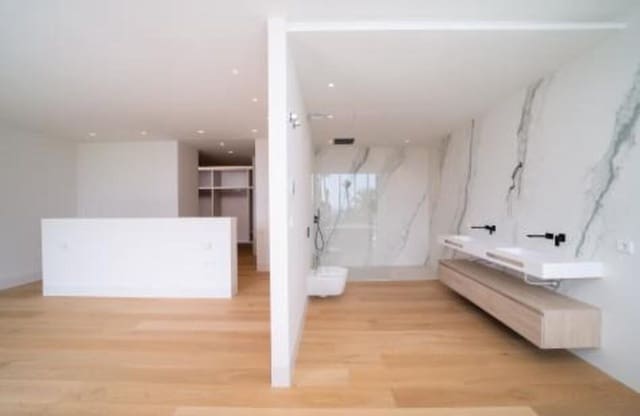 4 bedroom Villa for sale in El Paraiso, Estepona with pool garage - € 3,450,000 (Ref: 7969159)