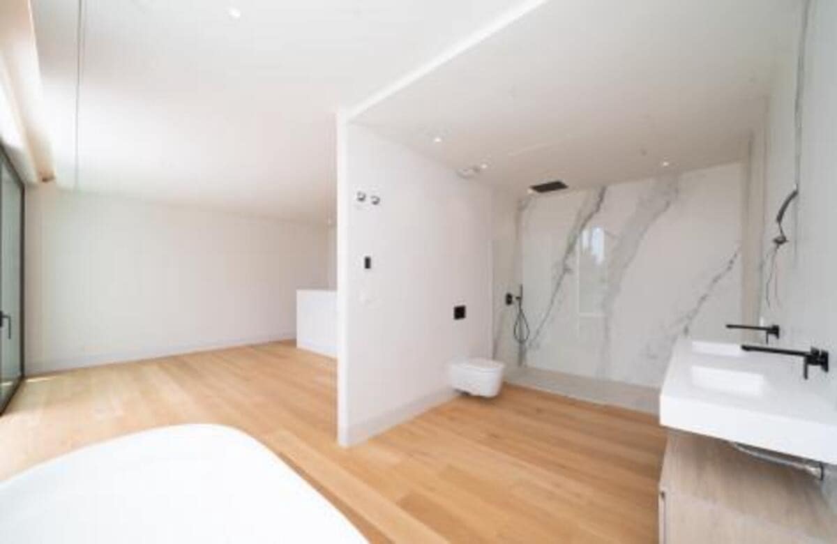 4 Zimmer Villa zu verkaufen in El Paraiso mit Pool Garage - 3.450.000 € (Ref: 7969159)