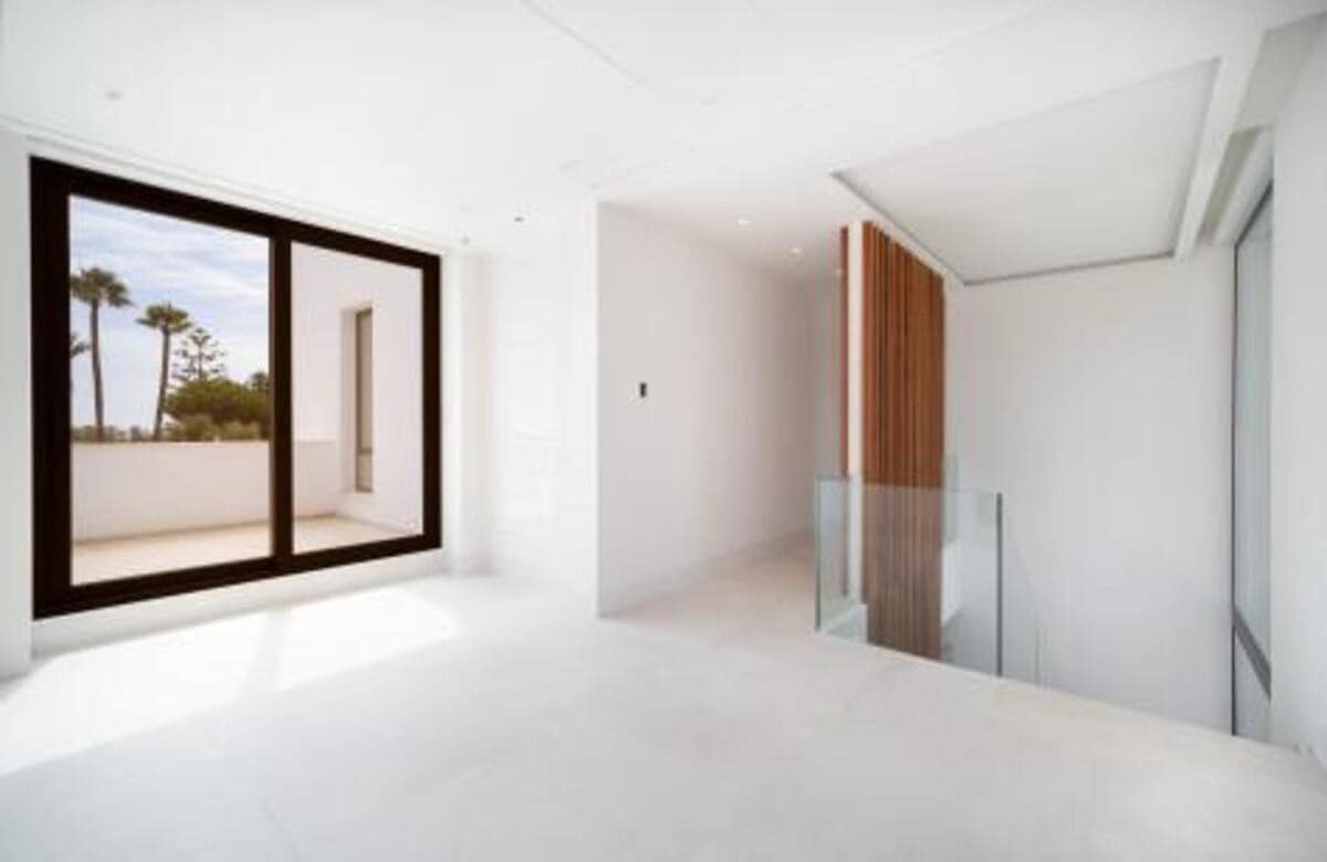 4 Zimmer Villa zu verkaufen in El Paraiso mit Pool Garage - 3.450.000 € (Ref: 7969159)