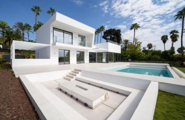 4 bedroom Villa for sale in El Paraiso, Estepona with pool garage - € 3,450,000 (Ref: 7969159)