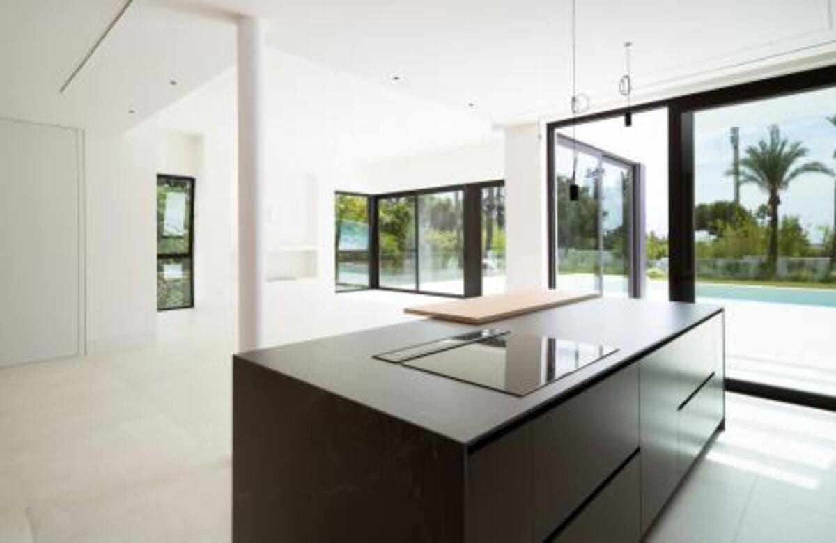 4 Zimmer Villa zu verkaufen in El Paraiso mit Pool Garage - 3.450.000 € (Ref: 7969159)
