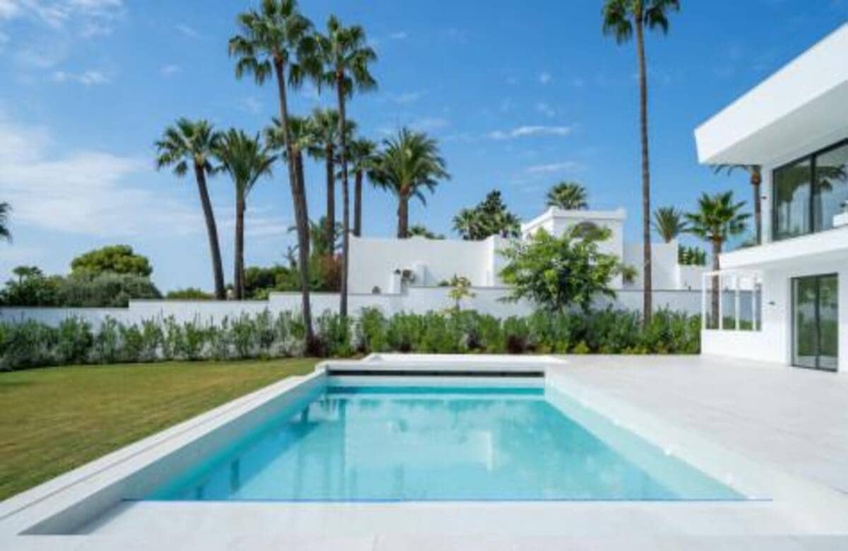 4 Zimmer Villa zu verkaufen in El Paraiso mit Pool Garage - 3.450.000 € (Ref: 7969159)