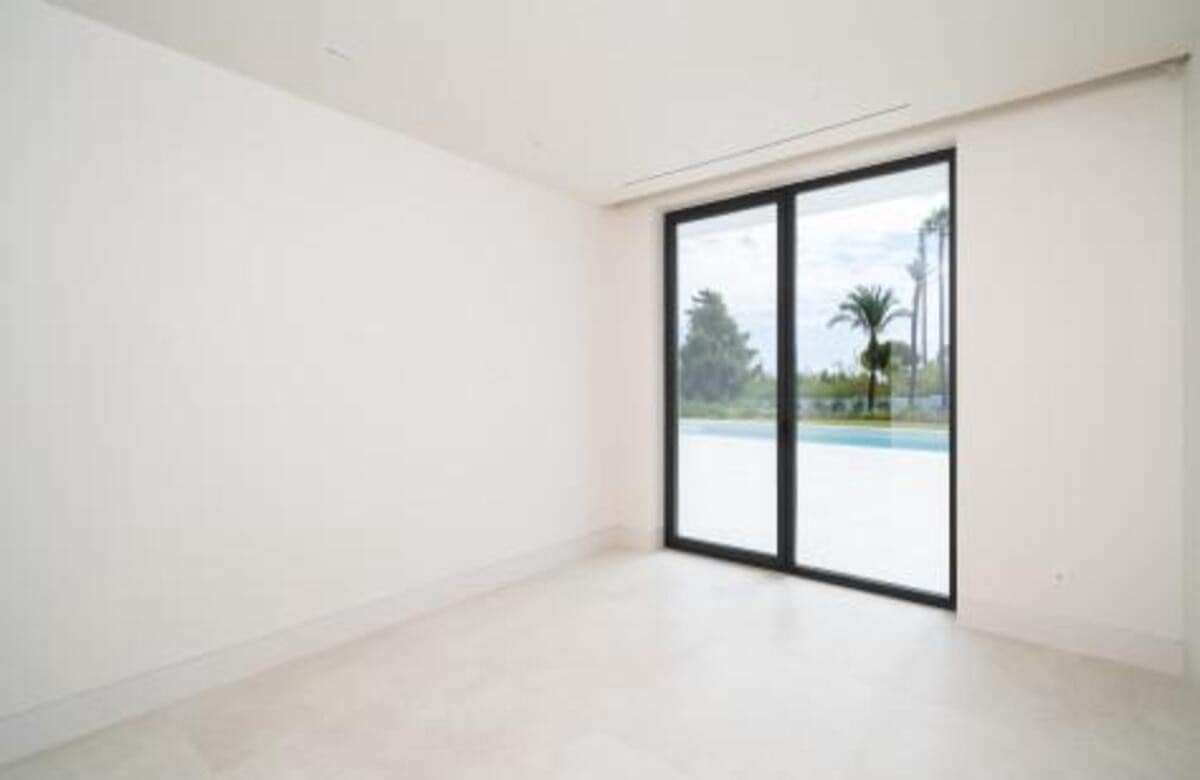 4 Zimmer Villa zu verkaufen in El Paraiso mit Pool Garage - 3.450.000 € (Ref: 7969159)