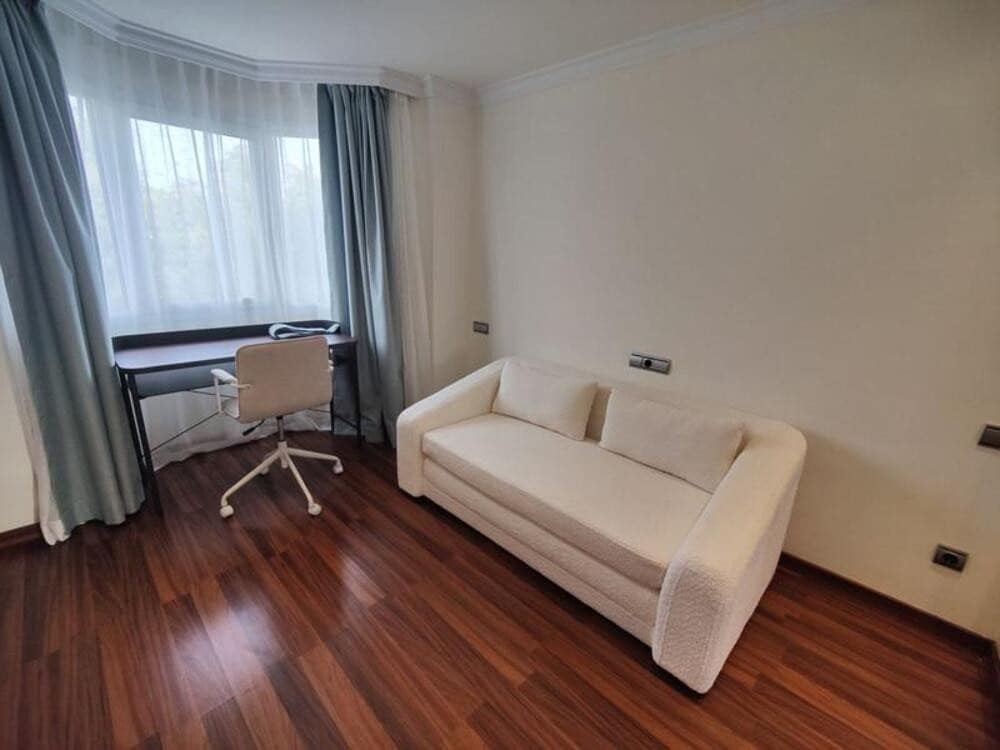 3 bedroom Apartment for rent in Marbella with pool garage - € 5,000 (Ref: 7976945)