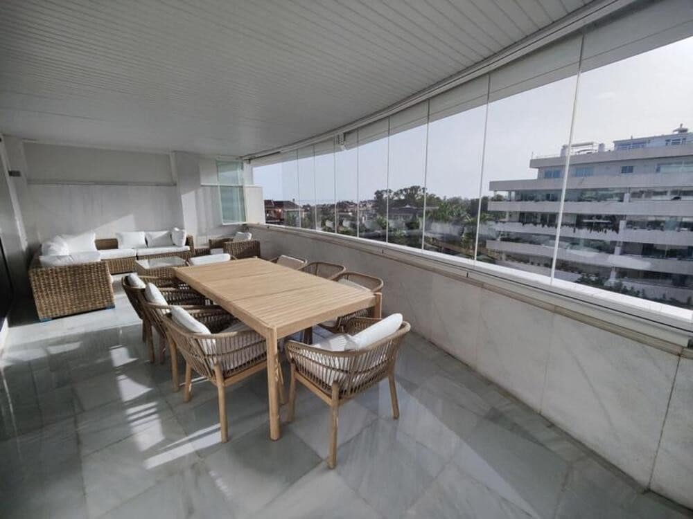 3 bedroom Apartment for rent in Marbella with pool garage - € 5,000 (Ref: 7976945)