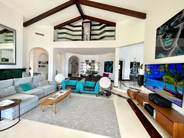 7 sypialnia Willa na sprzedaż w Alto de los Monteros, Marbella z basenem garażem - 5 565 000 € (Ref: 7979488)