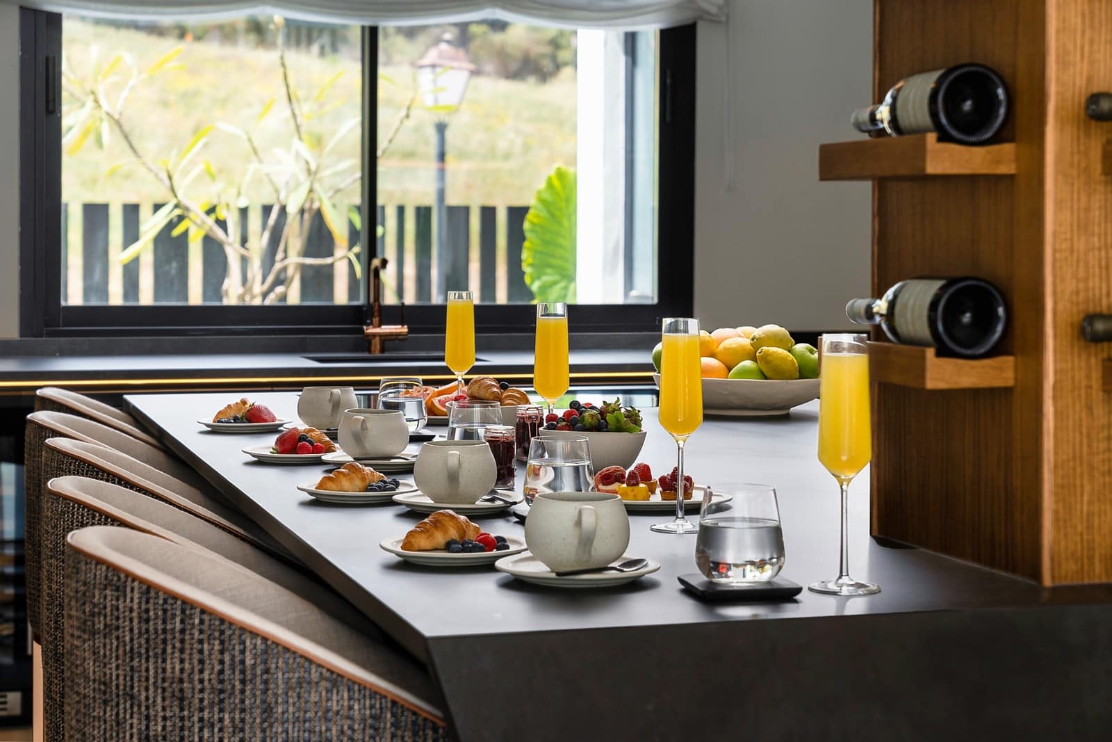 6 soverom Villa til salgs i Nueva Andalucia med svømmebasseng garasje - € 4 295 000 (Ref: 7984737)