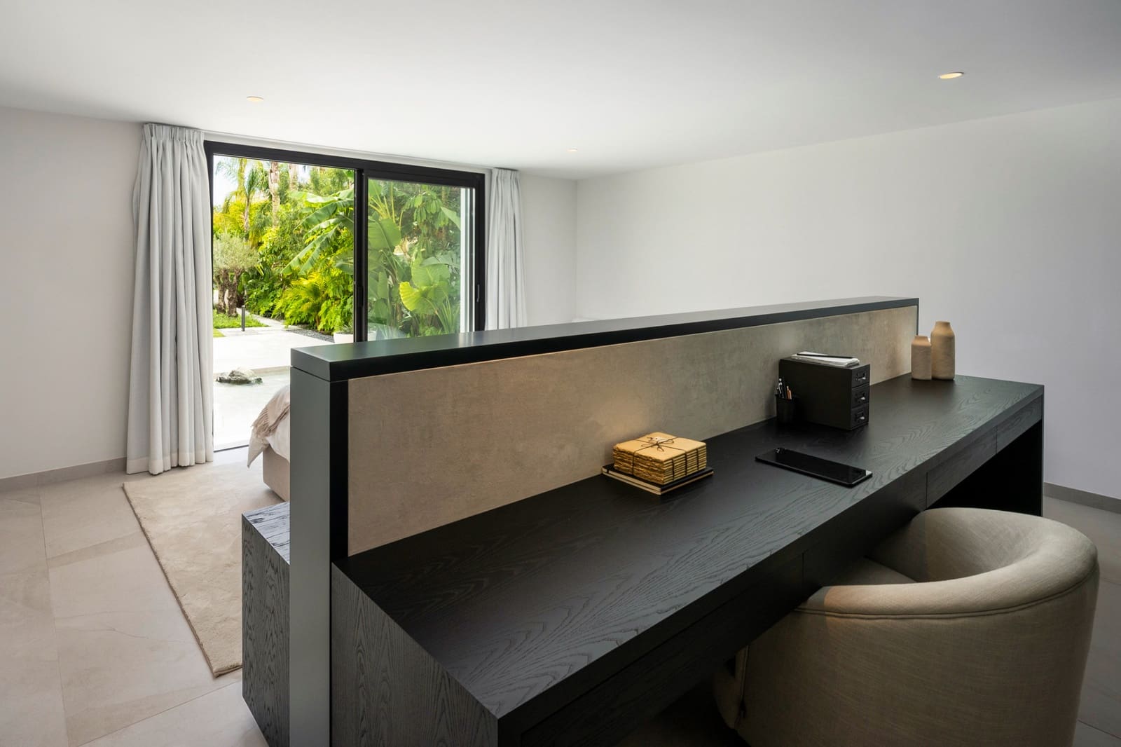 6 soverom Villa til salgs i Nueva Andalucia med svømmebasseng garasje - € 4 295 000 (Ref: 7984737)