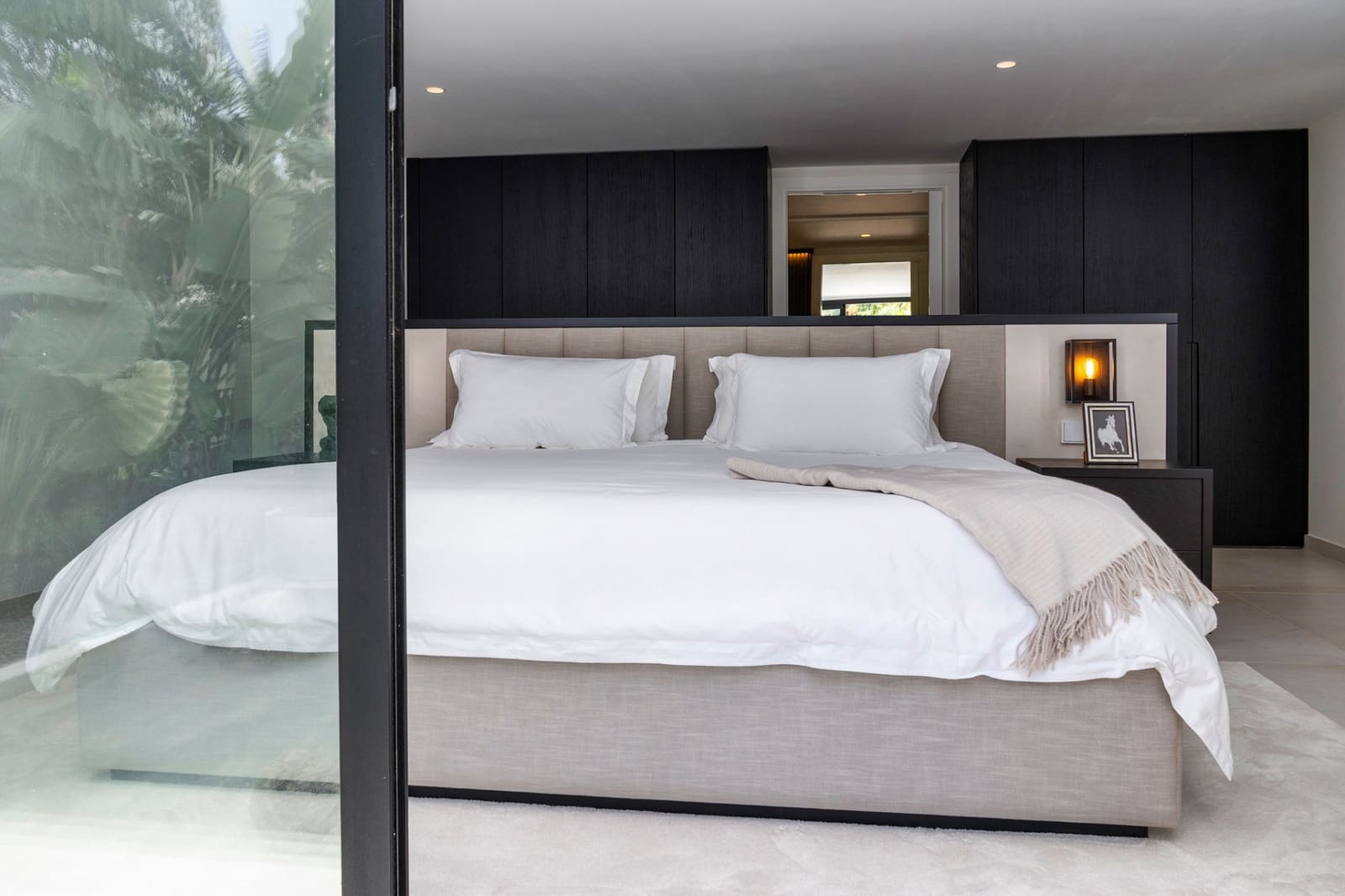 6 soverom Villa til salgs i Nueva Andalucia med svømmebasseng garasje - € 4 295 000 (Ref: 7984737)