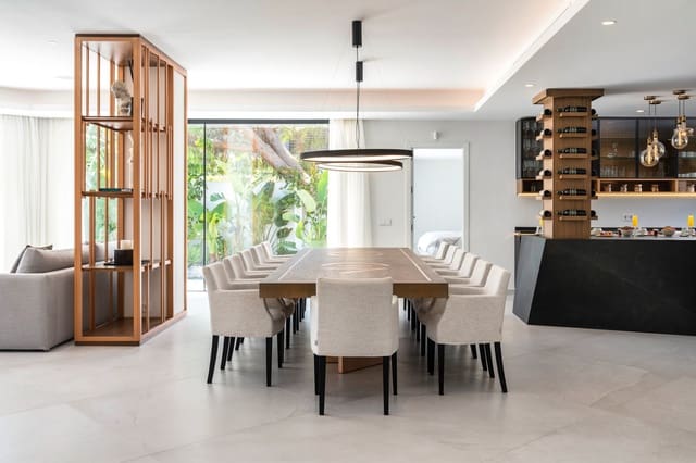 6 chambre Villa/Maison à vendre à Nueva Andalucía Centro, Marbella avec piscine garage - 4 295 000 € (Ref: 7984737)