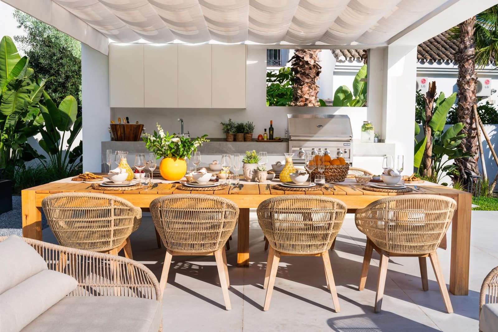 6 soverom Villa til salgs i Nueva Andalucia med svømmebasseng garasje - € 4 295 000 (Ref: 7984737)