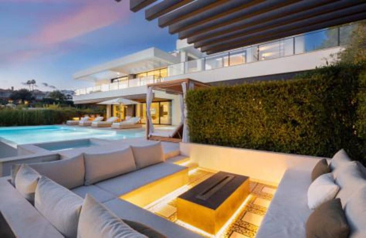 6 soverom Villa til salgs i Marbella med svømmebasseng garasje - € 6 750 000 (Ref: 7984738)