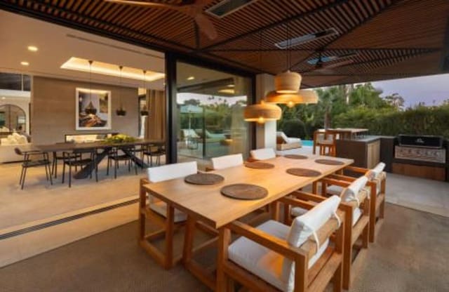 6 sypialnia Willa na sprzedaż w Los Naranjos, Marbella z basenem garażem - 6 750 000 € (Ref: 7984738)