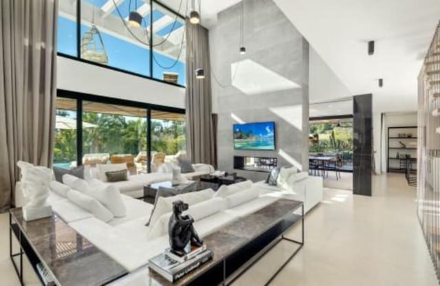 6 sypialnia Willa na sprzedaż w Los Naranjos, Marbella z basenem garażem - 6 750 000 € (Ref: 7984738)