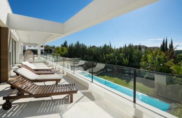 6 sypialnia Willa na sprzedaż w Los Naranjos, Marbella z basenem garażem - 6 750 000 € (Ref: 7984738)