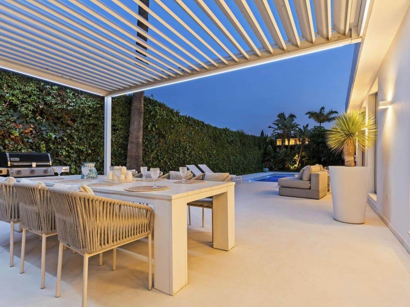 5 sypialnia Willa na sprzedaż w Marbella z basenem garażem - 2 850 000 € (Ref: 7987773)