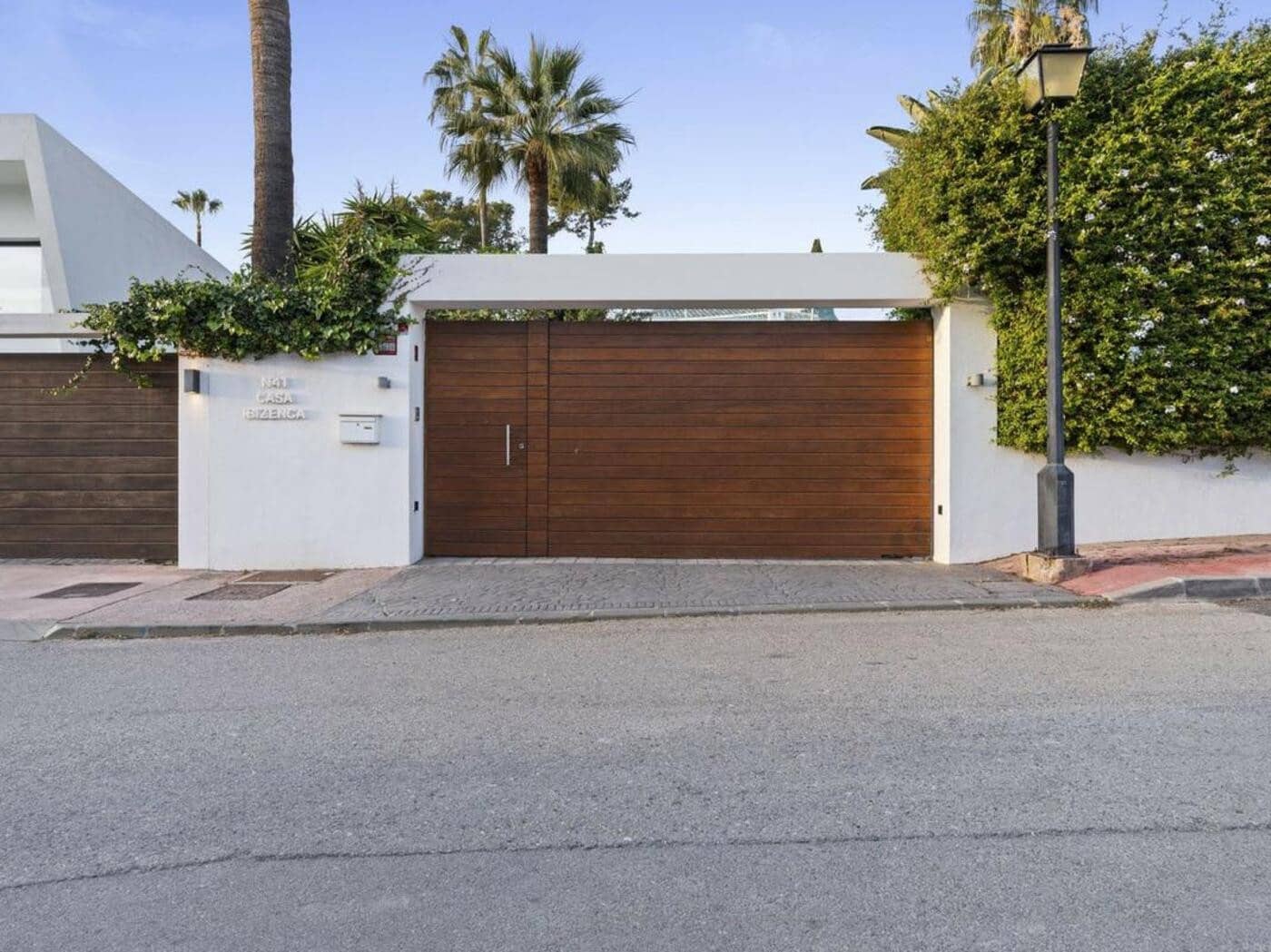 5 sypialnia Willa na sprzedaż w Marbella z basenem garażem - 2 850 000 € (Ref: 7987773)