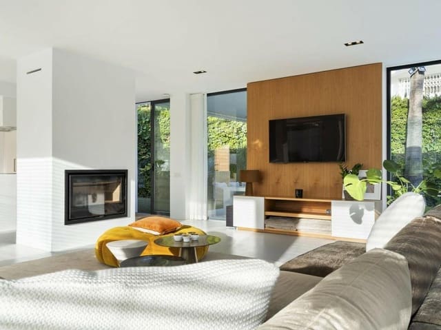 5 chambre Villa/Maison à vendre à Las Brisas, Marbella avec piscine garage - 2 850 000 € (Ref: 7987773)