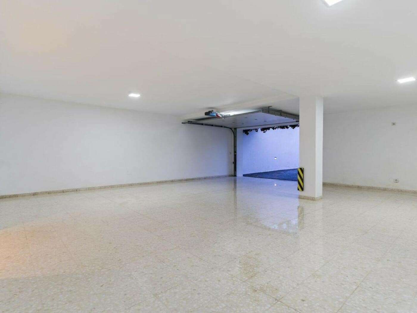 5 sypialnia Willa na sprzedaż w Marbella z basenem garażem - 2 850 000 € (Ref: 7987773)