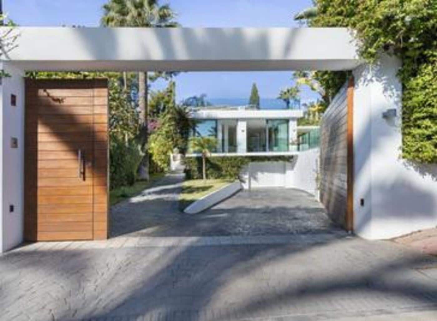 5 sypialnia Willa na sprzedaż w Marbella z basenem garażem - 2 850 000 € (Ref: 7987773)