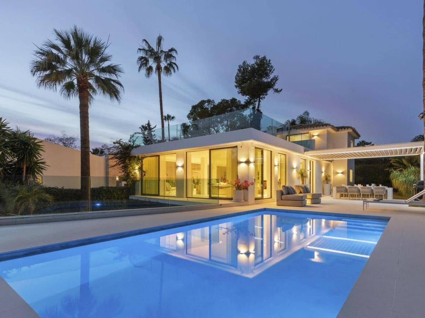 5 sypialnia Willa na sprzedaż w Marbella z basenem garażem - 2 850 000 € (Ref: 7987773)