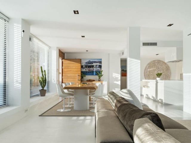 5 chambre Villa/Maison à vendre à Las Brisas, Marbella avec piscine garage - 2 850 000 € (Ref: 7987773)