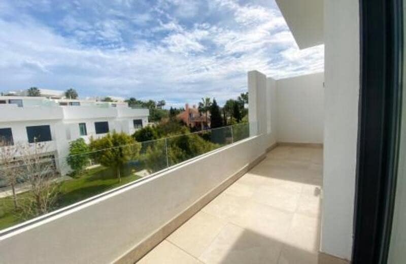 3 soveværelse Byhus til leje i Marbella med swimmingpool garage - € 4.900 (Ref: 7990336)