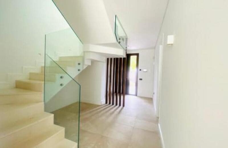 3 soveværelse Byhus til leje i Marbella med swimmingpool garage - € 4.900 (Ref: 7990336)