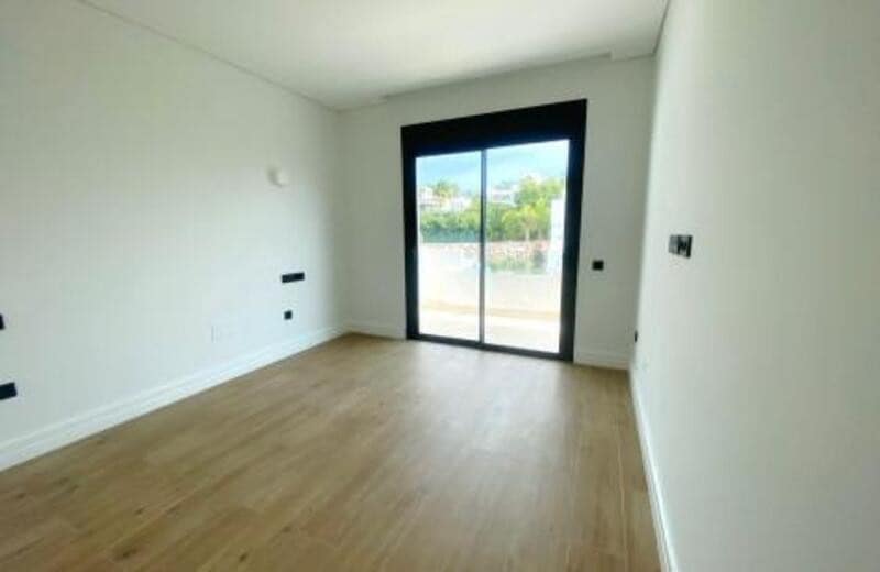 3 soveværelse Byhus til leje i Marbella med swimmingpool garage - € 4.900 (Ref: 7990336)